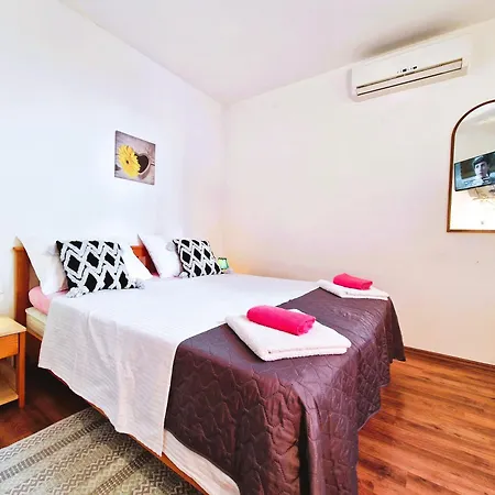 Comfortable - Place Apartment Split